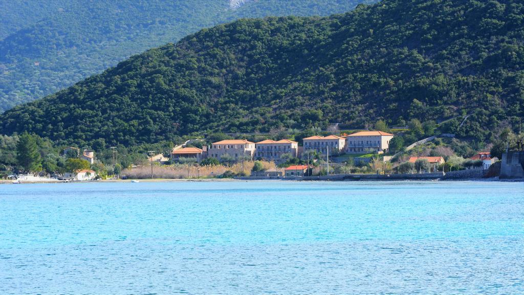 Smyros Resort Poúlithra Екстериор снимка